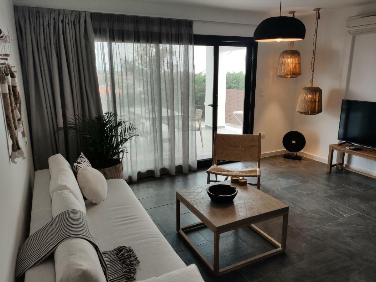 Thea Suites Potidea Nea Poteidaia Exterior foto